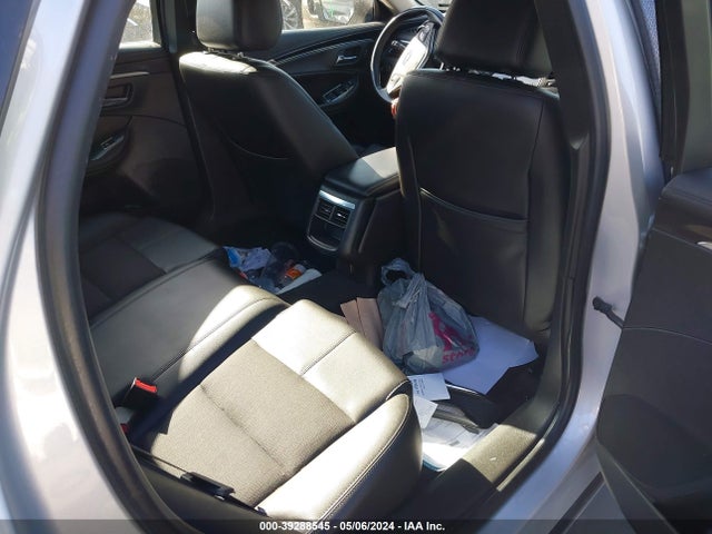 Chevrolet IMPALA 1LT 2018 1G1105S32JU146895 Image 8