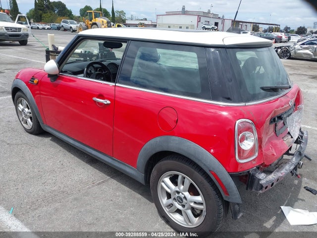 2013 MINI HARDTOP WMWSU3C51DT686735 Photo 2