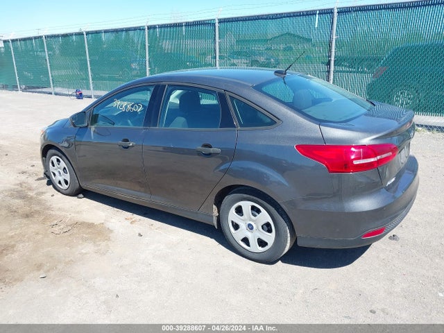 Ford FOCUS S 2016 1FADP3E2XGL261627 Image 3
