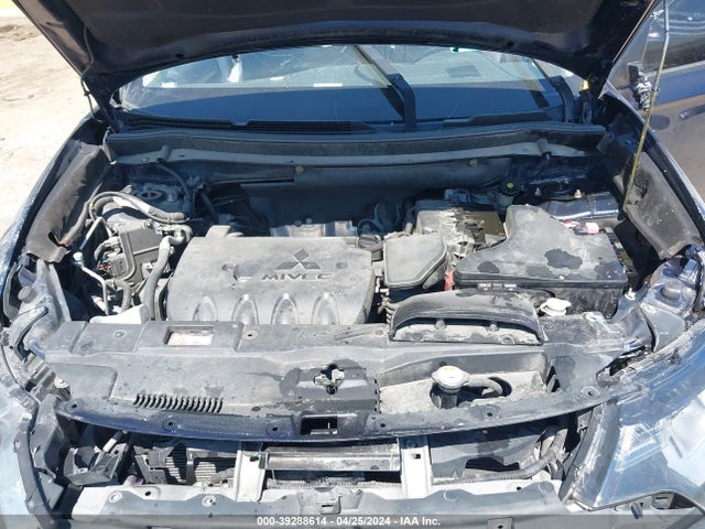 JA4AD3A33HZ009702 Mitsubishi Outlander Se