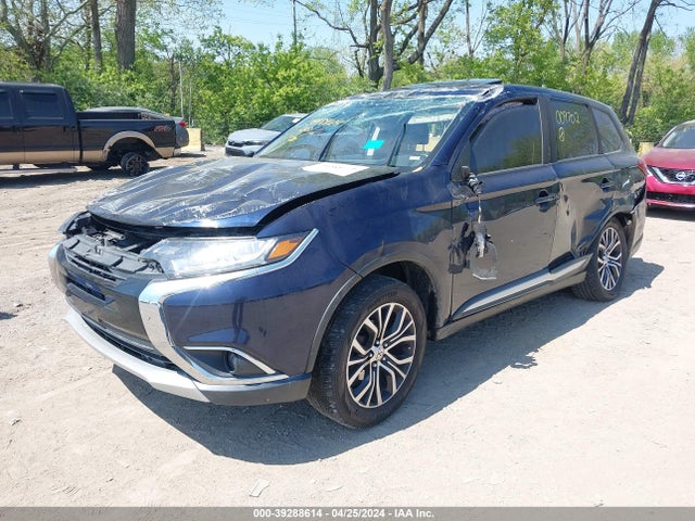 JA4AD3A33HZ009702 Mitsubishi Outlander Se