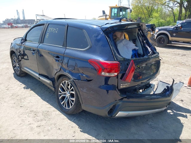 JA4AD3A33HZ009702 Mitsubishi Outlander Se