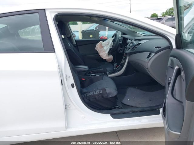 5NPDH4AE4FH623046 Hyundai ELANTRA SE