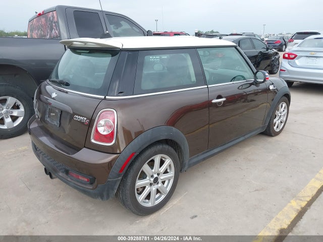 2011 MINI COOPER S WMWSV3C58BTY15807 Photo 3