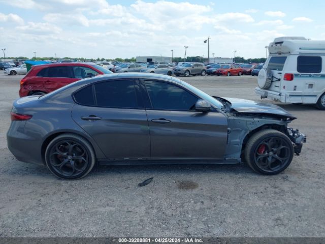 ZARFAECN6J7577271 Alfa Romeo Giulia Ti Sport Rwd