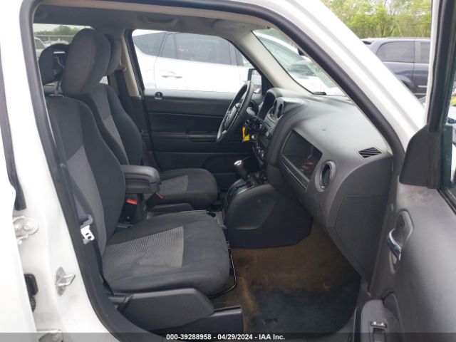 1C4NJPBA5GD747405 Jeep Patriot Sport