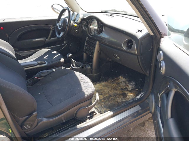 2006 MINI COOPER WMWRC335X6TK66718 Photo 4