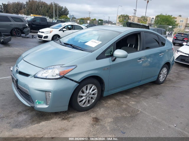 Toyota PRIUS PLUG-IN 2014 JTDKN3DP9E3052414 Image 2