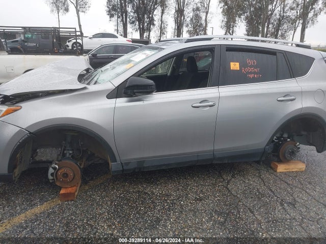 Toyota RAV4 LE 2018 JTMZFREV7JJ182693 Image 14