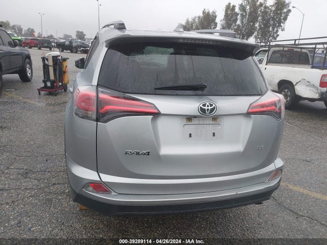 Toyota RAV4 LE 2018 JTMZFREV7JJ182693 Image 16