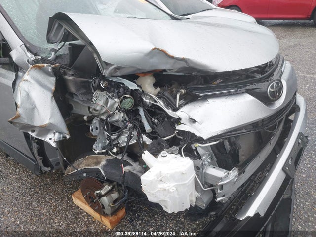 Toyota RAV4 LE 2018 JTMZFREV7JJ182693 Image 18