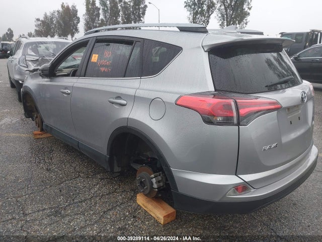 Toyota RAV4 LE 2018 JTMZFREV7JJ182693 Image 3