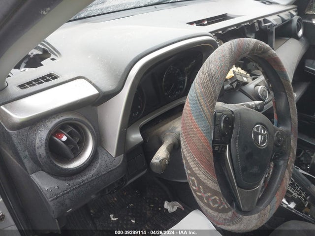 Toyota RAV4 LE 2018 JTMZFREV7JJ182693 Image 7