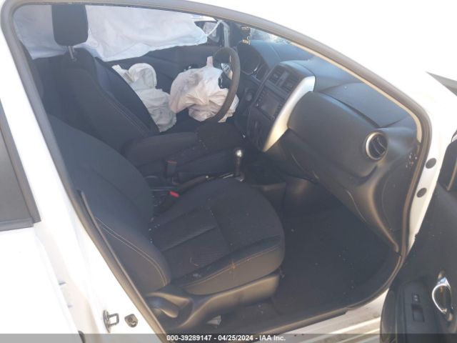 3N1CN7AP9FL943098 Nissan Versa 1.6 Sl
