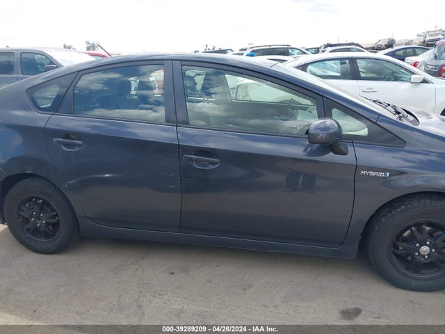 Toyota Prius Two 2015 JTDKN3DU3F0460173 Image 13