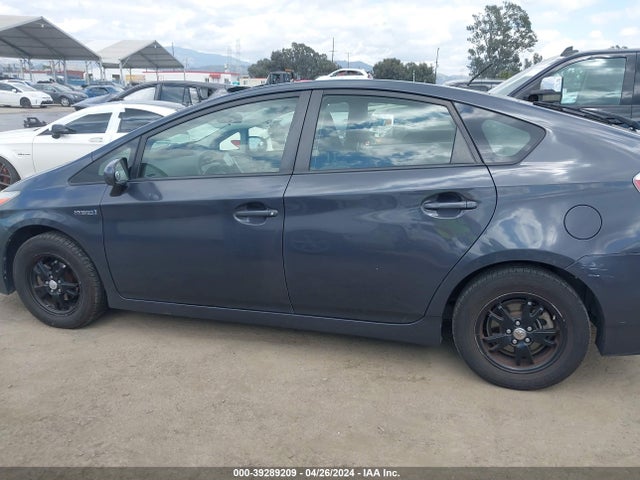 Toyota Prius Two 2015 JTDKN3DU3F0460173 Image 14