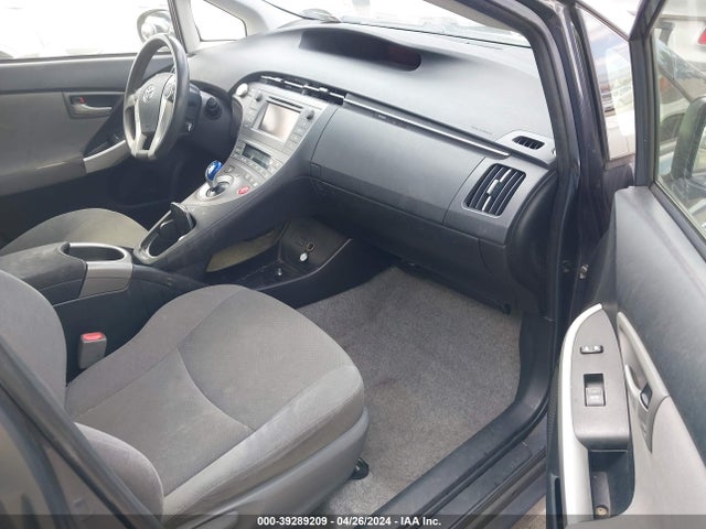 Toyota Prius Two 2015 JTDKN3DU3F0460173 Image 5