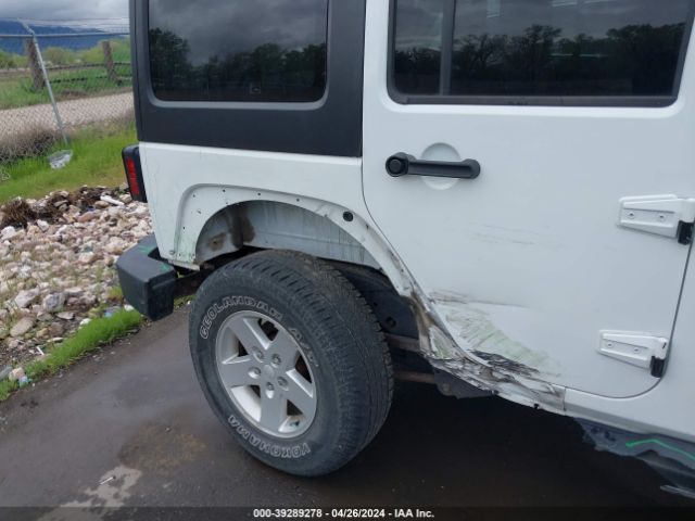 1C4BJWDG5FL621807 Jeep Wrangler Unlimited Sport