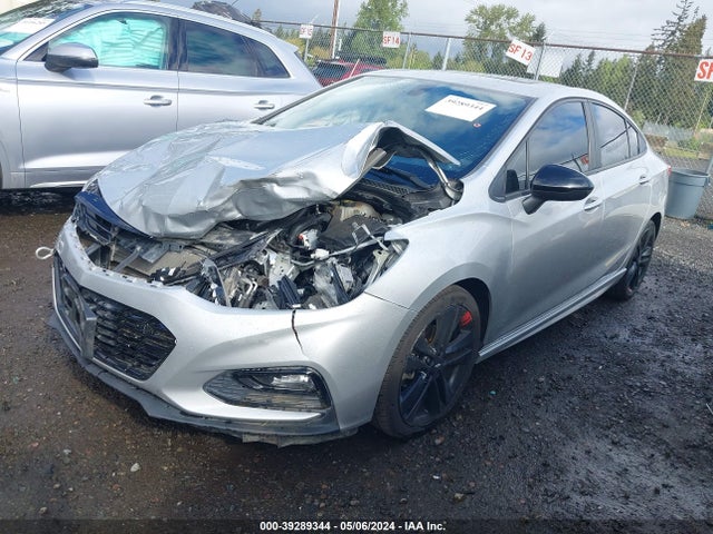 Chevrolet Cruze Lt Auto 2018 1G1BE5SM0J7103671 Image 2