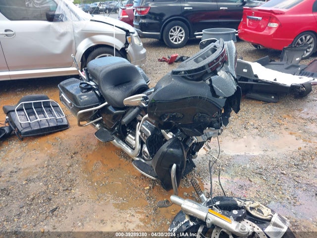 2019 HARLEY-DAVIDSON FLHTCU 1HD1FCC14KB664333