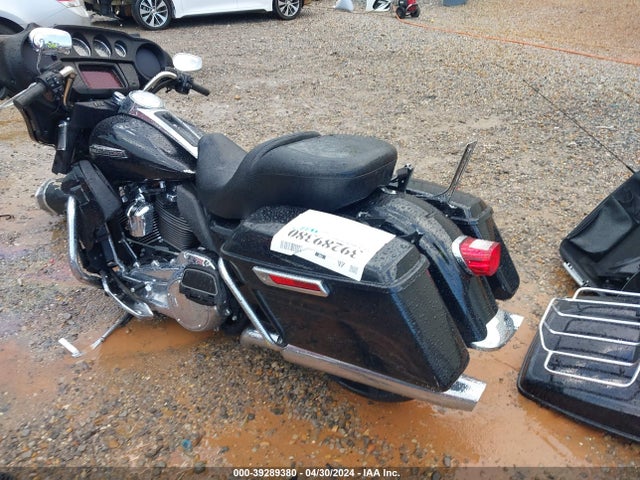 2019 HARLEY-DAVIDSON FLHTCU 1HD1FCC14KB664333 Photo 2