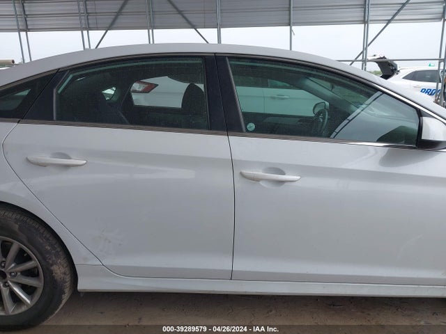 Hyundai SONATA SE 2019 5NPE24AF9KH739108 Image 13