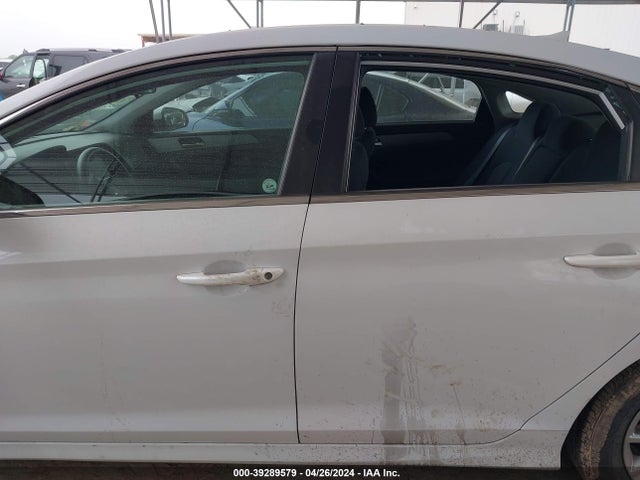 Hyundai SONATA SE 2019 5NPE24AF9KH739108 Image 14