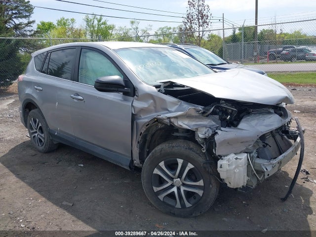 Toyota RAV4 LE 2018 2T3BFREV4JW713531 головне зображення