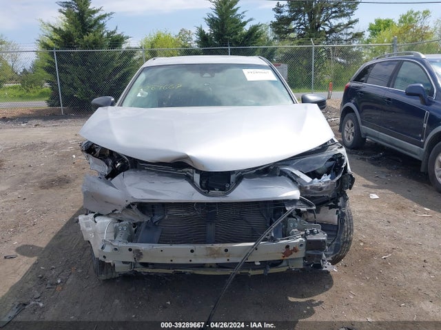 Toyota RAV4 LE 2018 2T3BFREV4JW713531 Image 12