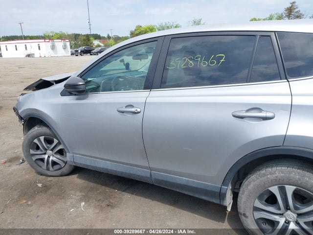 Toyota RAV4 LE 2018 2T3BFREV4JW713531 Image 14