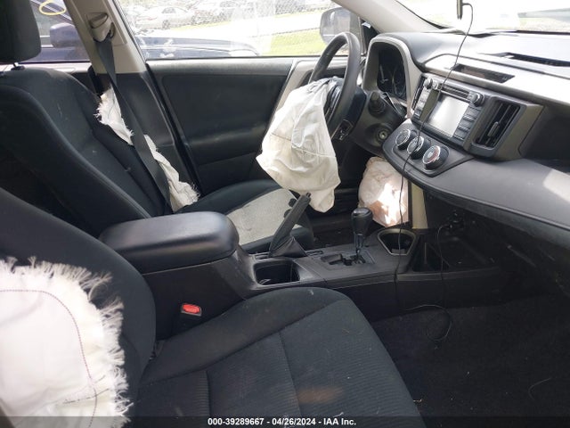 Toyota RAV4 LE 2018 2T3BFREV4JW713531 Image 5