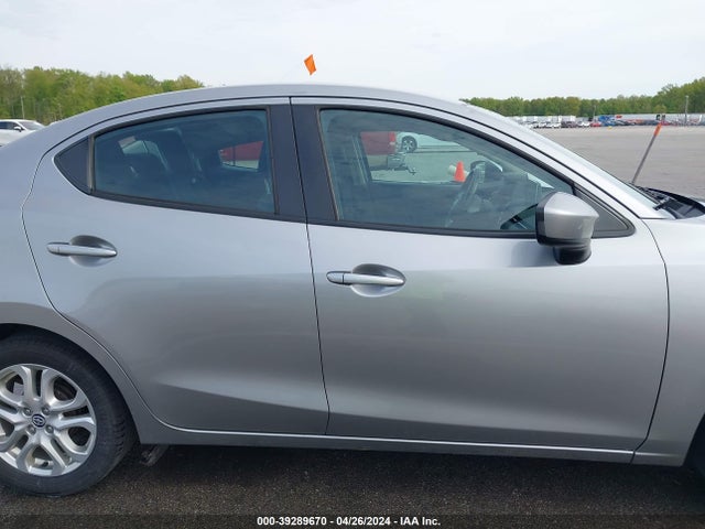 Scion IA 2016 3MYDLBZV2GY144427 Image 13