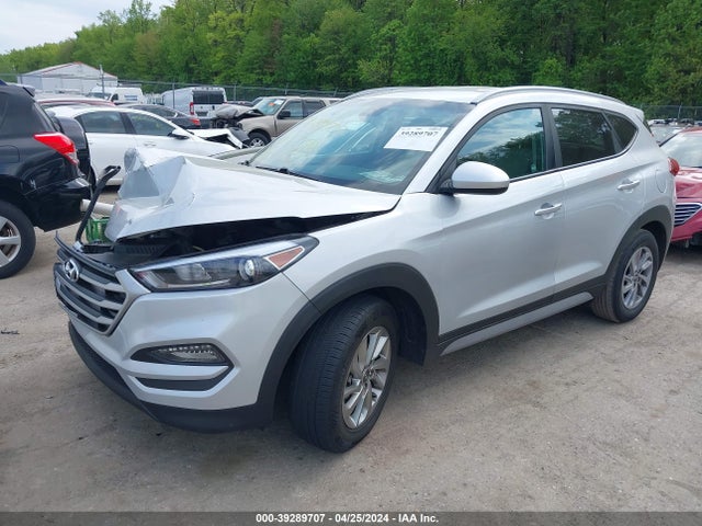 KM8J3CA40JU736621 Hyundai TUCSON SEL