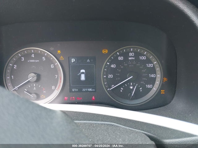 KM8J3CA40JU736621 Hyundai TUCSON SEL