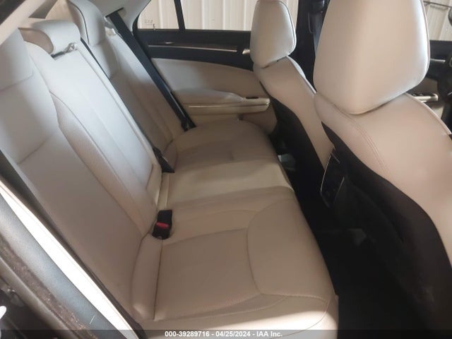 2C3CCAKG9JH226690 Chrysler 300