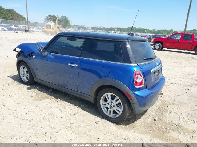 2012 MINI COOPER WMWSU3C59CT541862 Photo 2