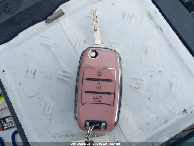 Chevrolet TRAX LS 2019 3GNCJKSB1KL371881 Image 11