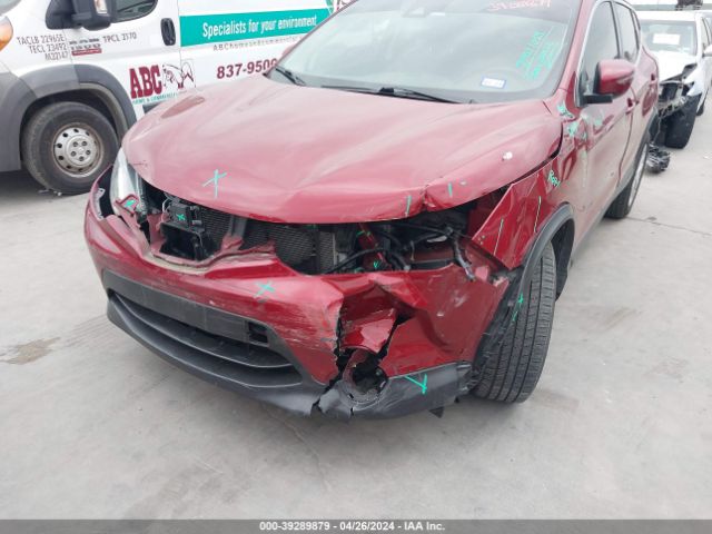 JN1BJ1CR1KW352836 Nissan Rogue Sport Sv