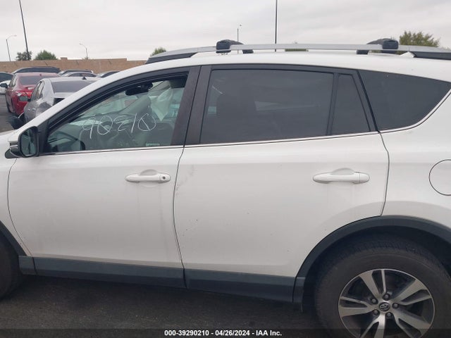 Toyota Rav4 Xle 2018 2T3WFREV8JW462062 Image 14