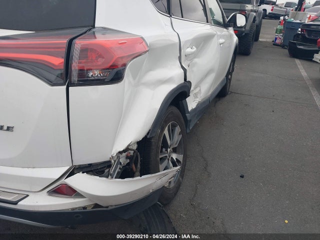 Toyota Rav4 Xle 2018 2T3WFREV8JW462062 Image 6
