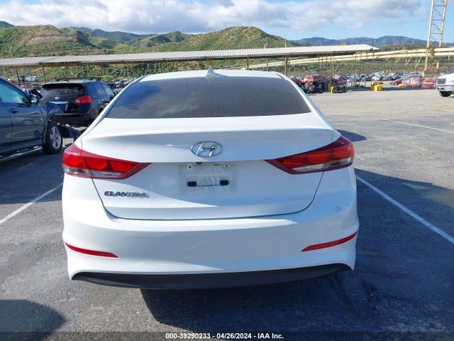 Hyundai Elantra Value Edition 2018 5NPD84LF1JH274233 Image 17