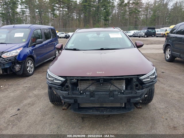 W04GU8SX1J1152483 Buick Regal Tourx Preferred