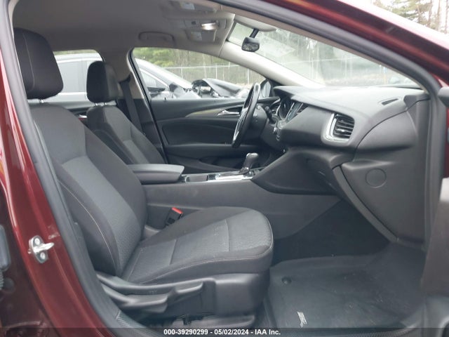 W04GU8SX1J1152483 Buick Regal Tourx Preferred