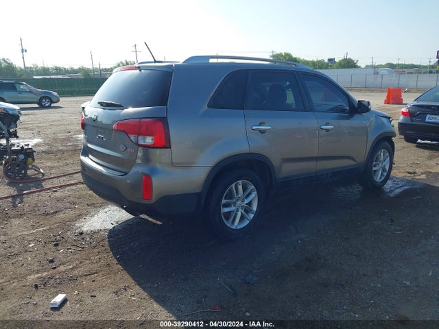 KIA SORENTO LX 2015 5XYKT3A63FG646270 Image 4