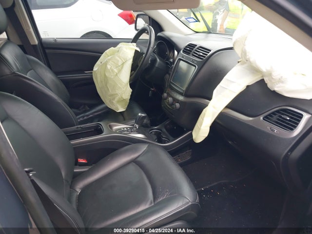 3C4PDCGG6JT209397 Dodge Journey Crossroad