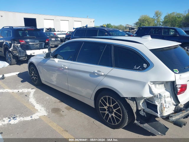 BMW 330i Xdrive 2018 WBA8K3C55JA024048 Image 14