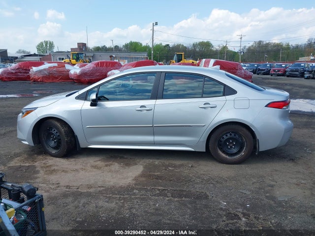 Toyota COROLLA LE 2022 5YFEPMAEXNP313220 Image 14