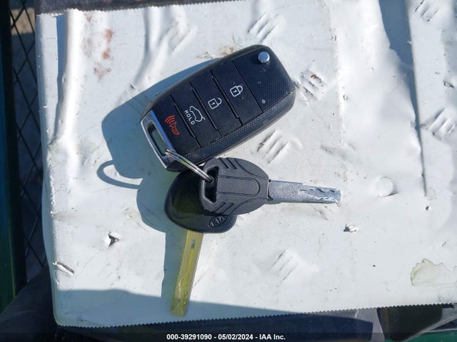 KIA SOUL + 2016 KNDJP3A56G7290550 Image 11