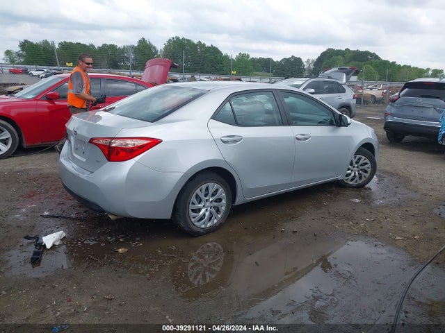 Toyota COROLLA LE 2017 5YFBURHE6HP693143 Image 4