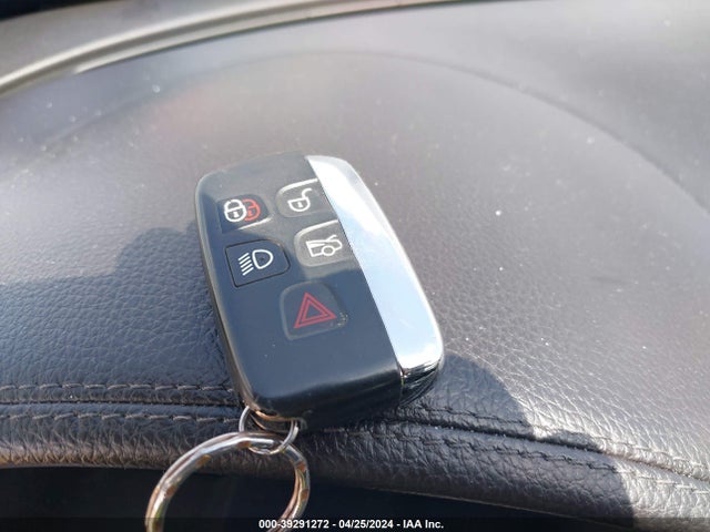 2013 JAGUAR XF SAJWA0ES2DPS76342 Photo 10